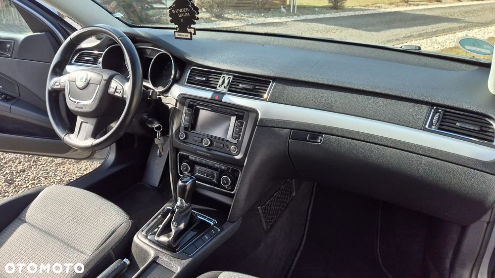 Skoda Superb 2.0 TDI DSG Exclusive - 28