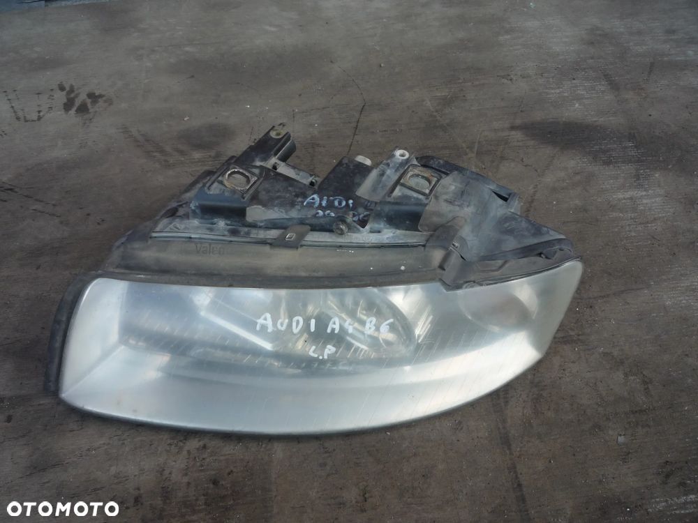 AUDI A4 B6 LAMPA PRZEDNIA LEWA LUB PRAWA - 5