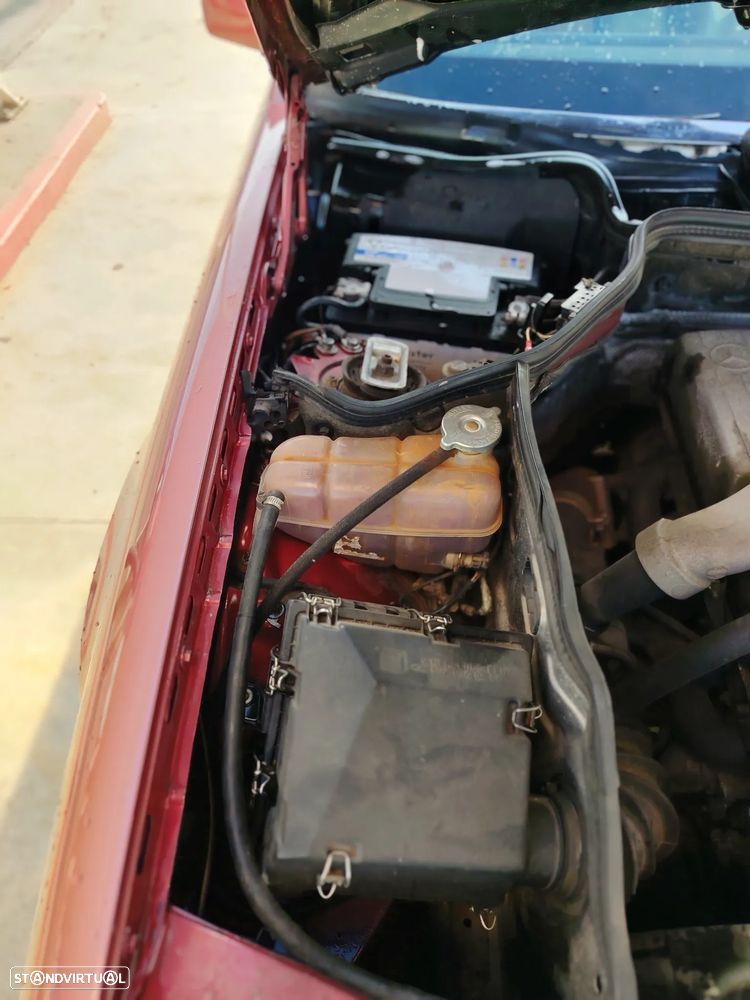 Mercedes-Benz W124 (1984-1997) 250 D Turbo - 12