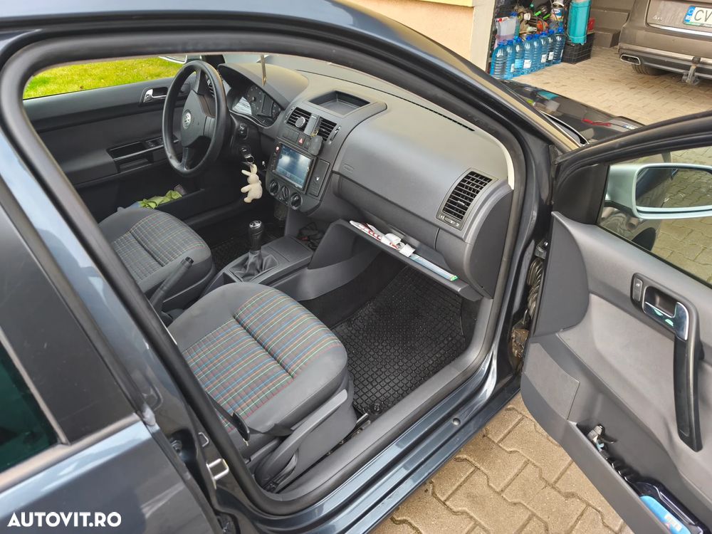 Volkswagen Polo 1.4 TDI Blue Motion Technology Allstar - 11