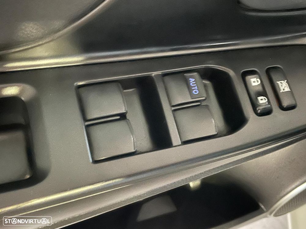 Toyota Yaris 1.0 VVT-i Y20 Club - 17