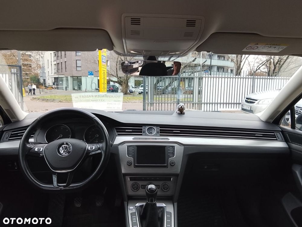 Volkswagen Passat - 8