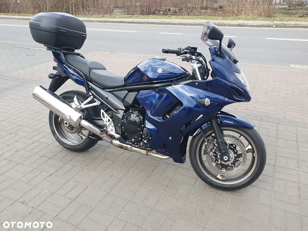 Suzuki GSX - 2