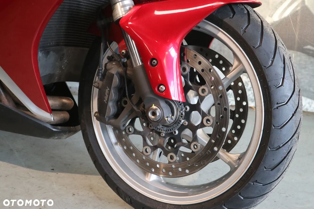 Honda VFR - 15