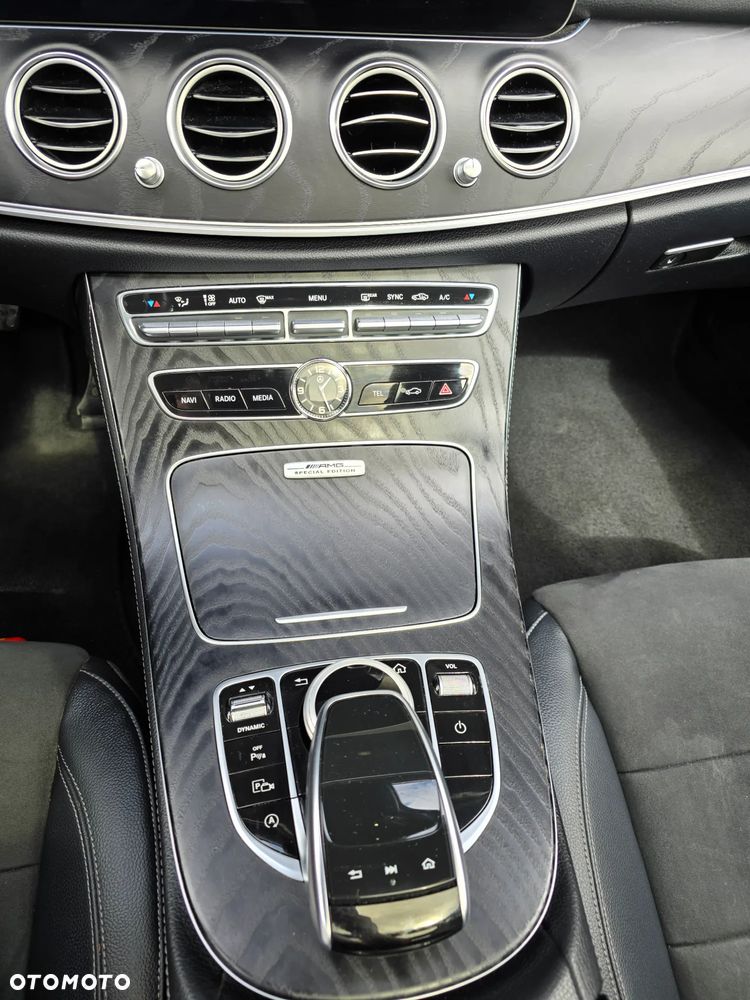 Mercedes-Benz Klasa E 220 d 4-Matic AMG - 36