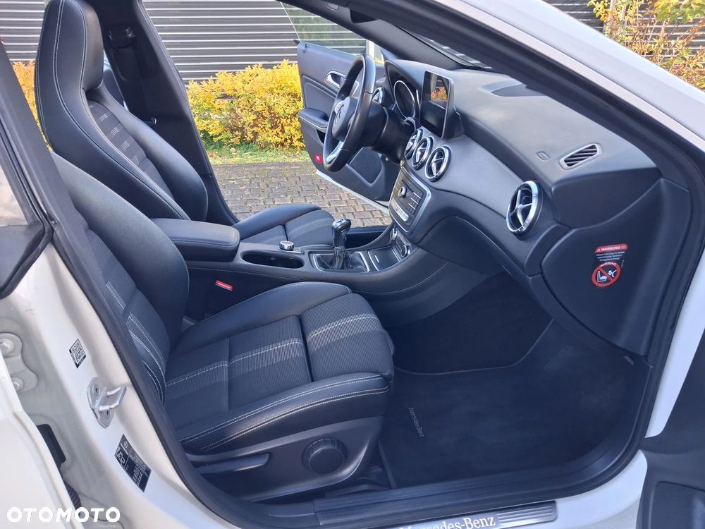 Mercedes-Benz CLA 200 - 15