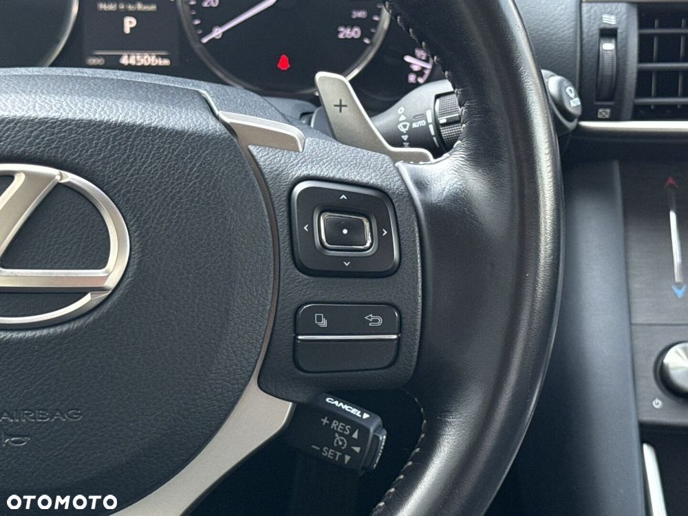 Lexus IS - 22