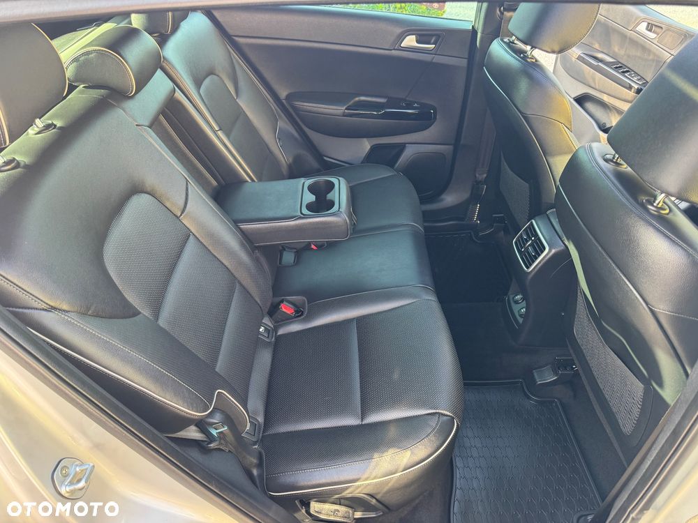 Kia Sportage 2.0 CRDI M AWD - 23