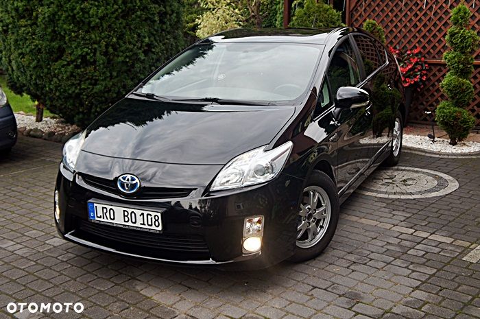 Toyota Prius (Hybrid) Life - 1