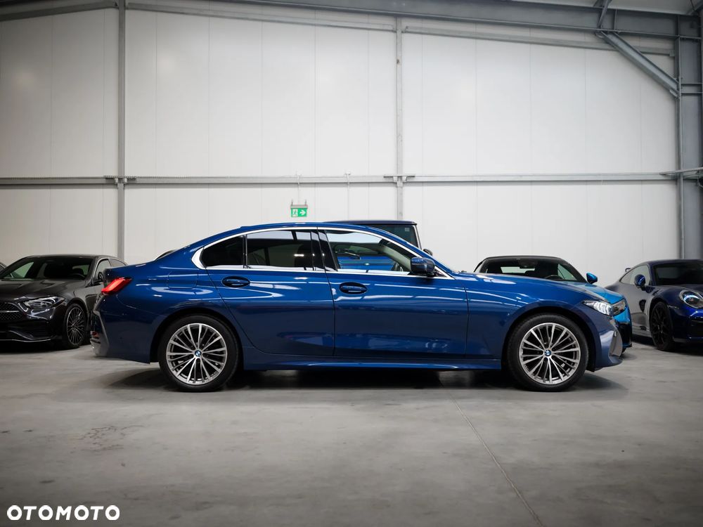 BMW Seria 3 320d xDrive mHEV - 11