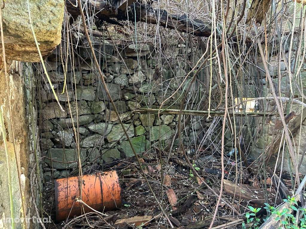 Moradia para recuperar em Candemil, Vila Nova de Cerveira - Grande imagem: 2/6