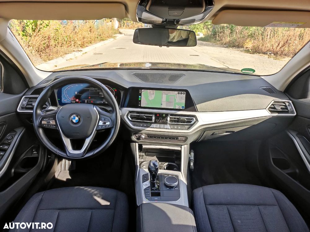 BMW Seria 3 320i Touring Aut. - 2