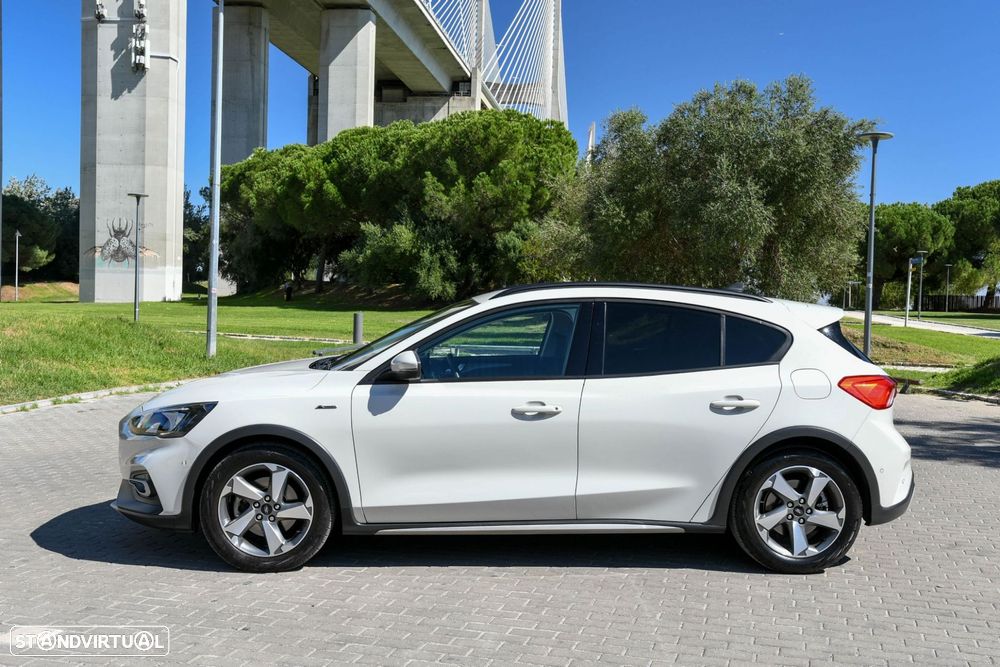 Ford Focus 1.0 EcoBoost Active X - 4
