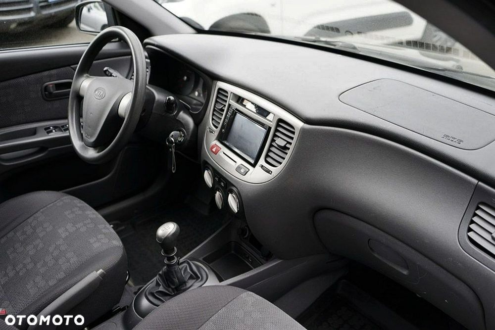 Kia Rio - 17