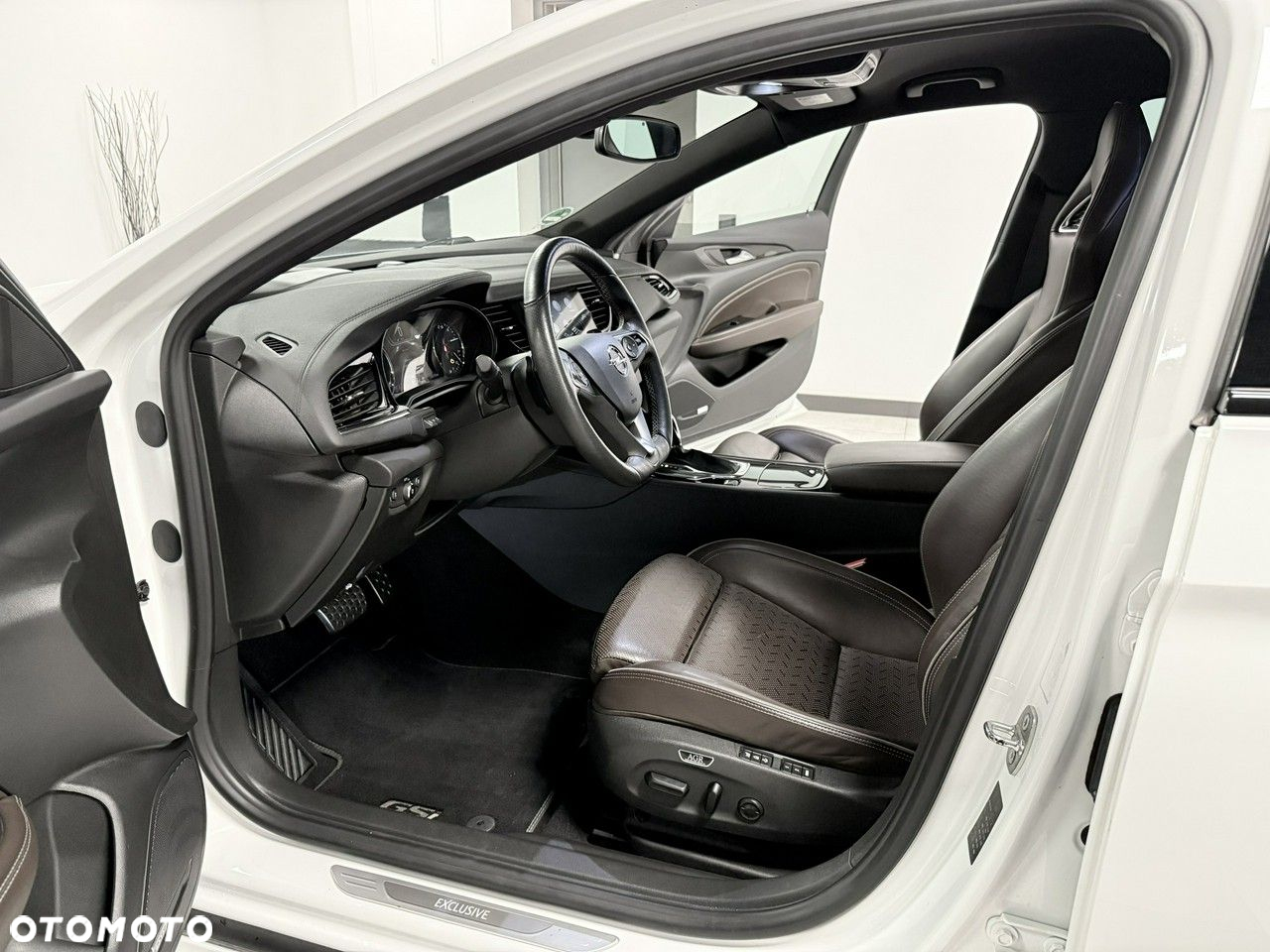 Opel Insignia Grand Sport 2.0 BiTurbo D 4x4 Automatik GSI - 31