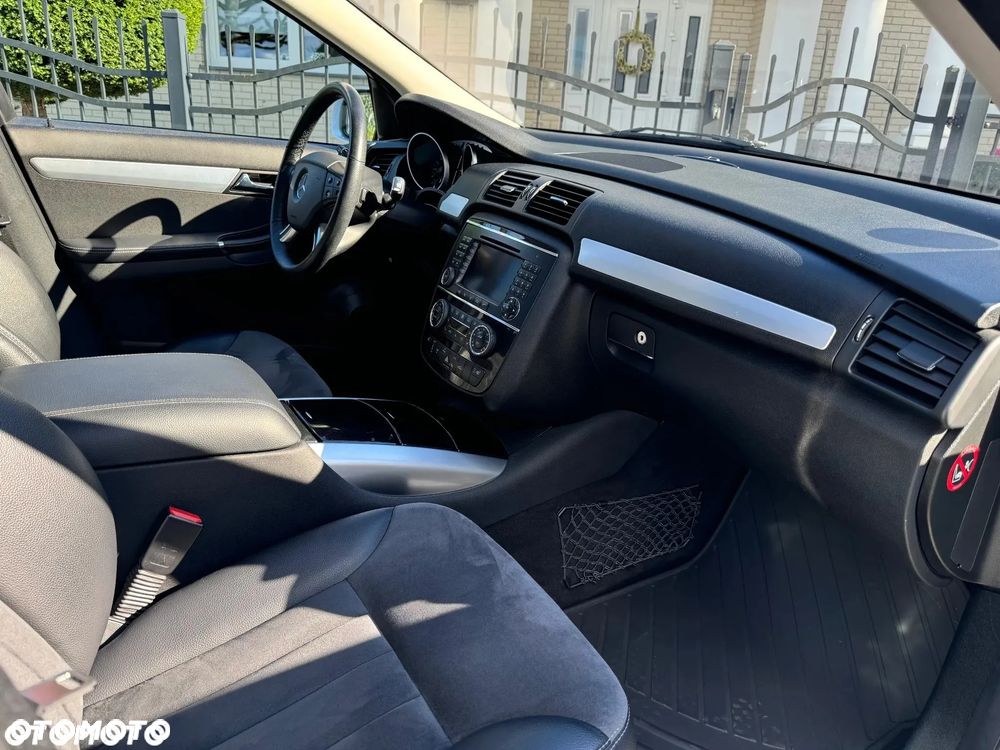 Mercedes-Benz Klasa R 500 4Matic 7G-TRONIC - 13