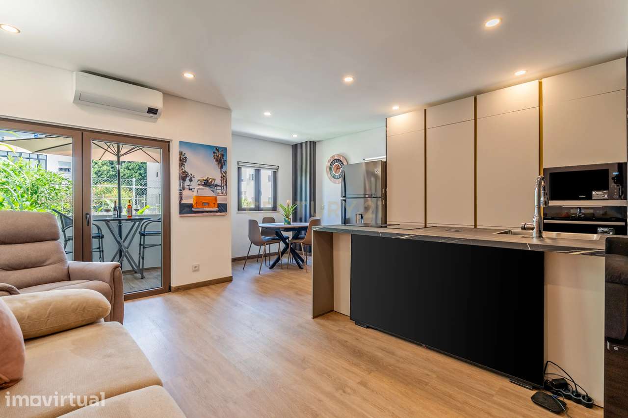 Apartamento T1 remodelado com 2 varandas - Grande imagem: 3/22