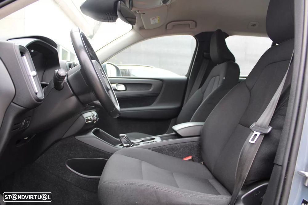 Volvo XC 40 2.0 D3 Momentum Geartronic - 17