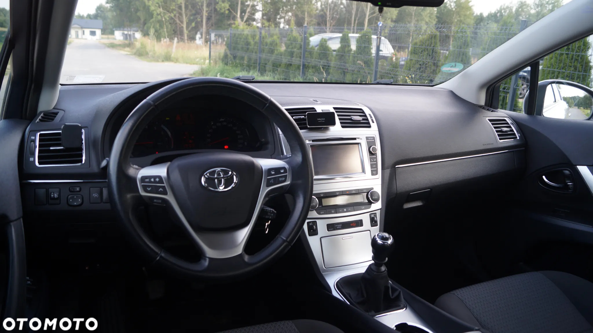 Toyota Avensis 1.8 Sol plus NAVI - 20