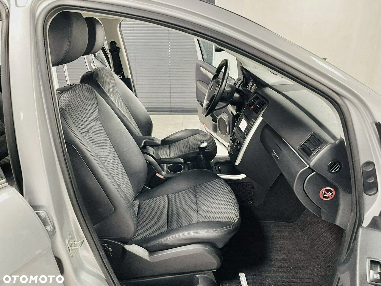 Mercedes-Benz Klasa B 180 BlueEffICIENCY - 31