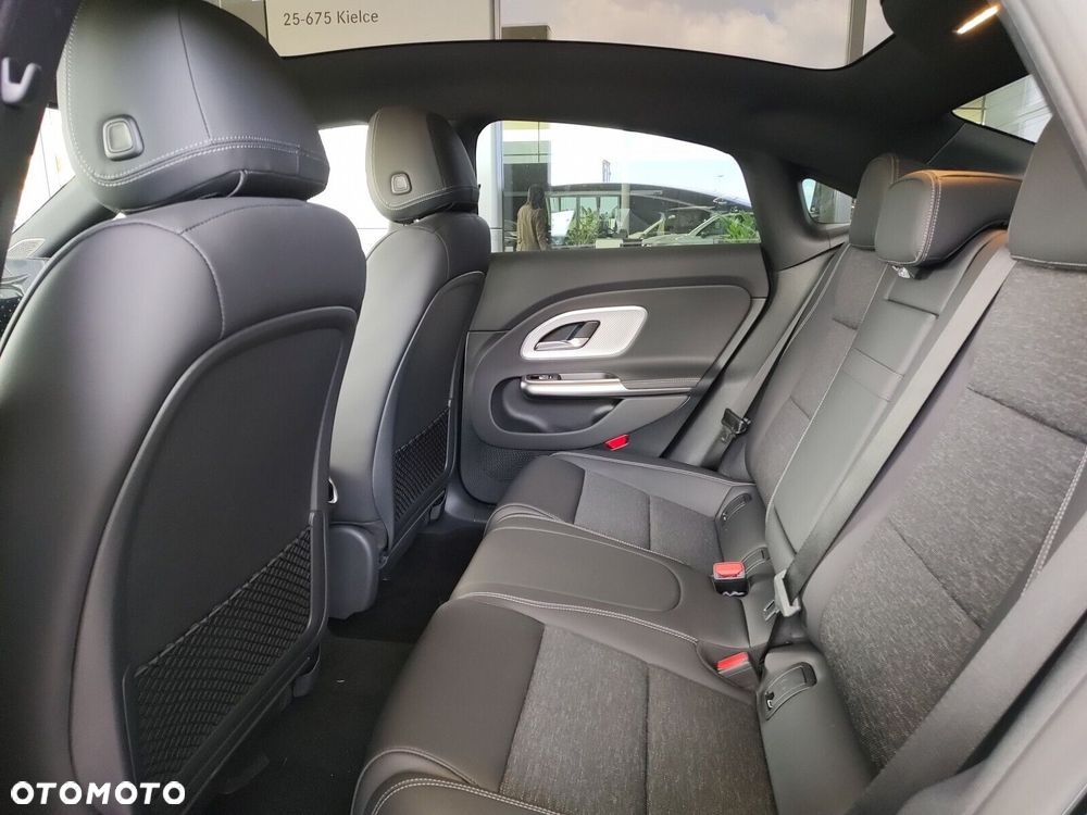 Mercedes-Benz CLA - 11