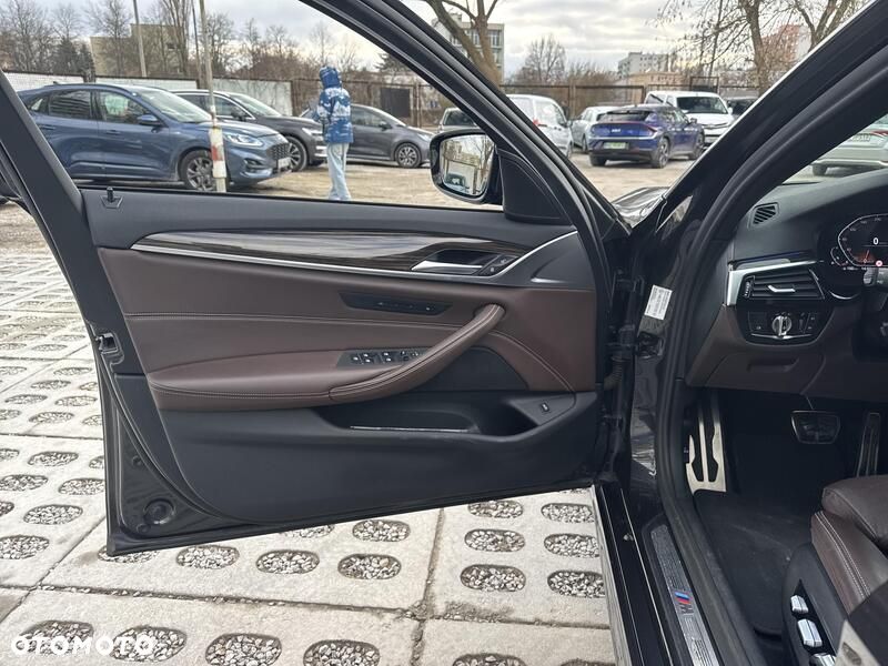 BMW Seria 5 530i mHEV M Sport sport - 12