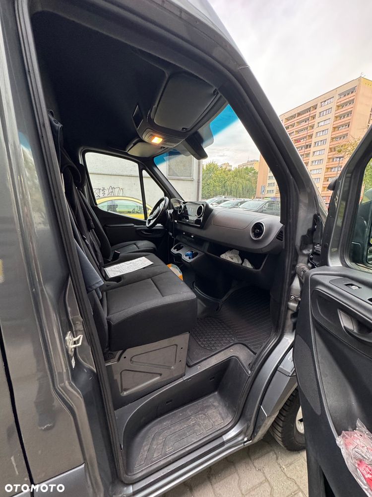 Mercedes-Benz Sprinter W907 - 11