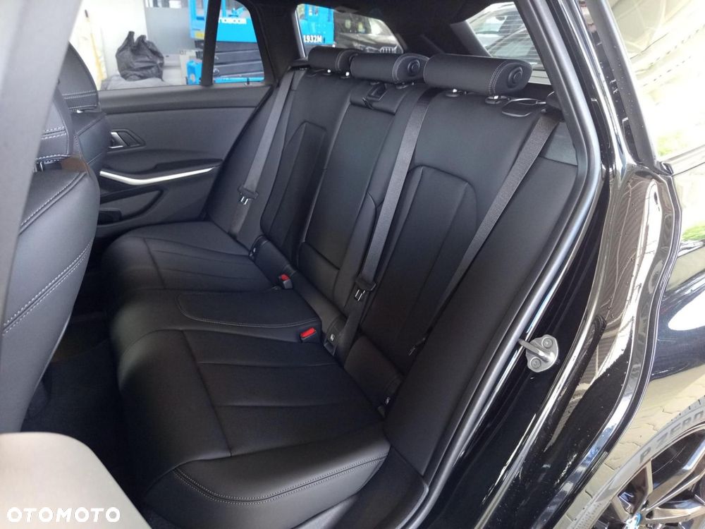 BMW Seria 3 - 22