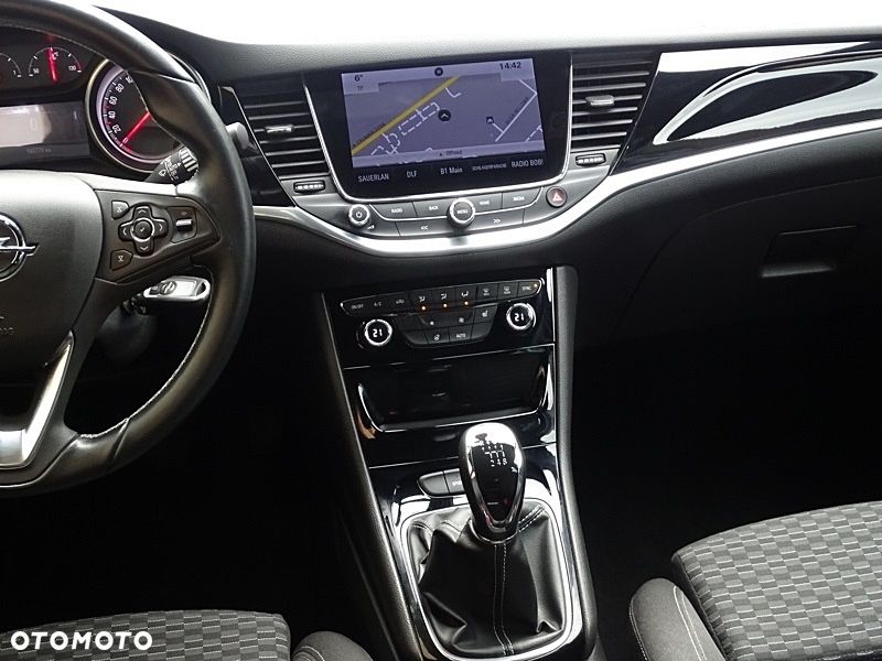 Opel Astra 1.4 Turbo Innovation - 15