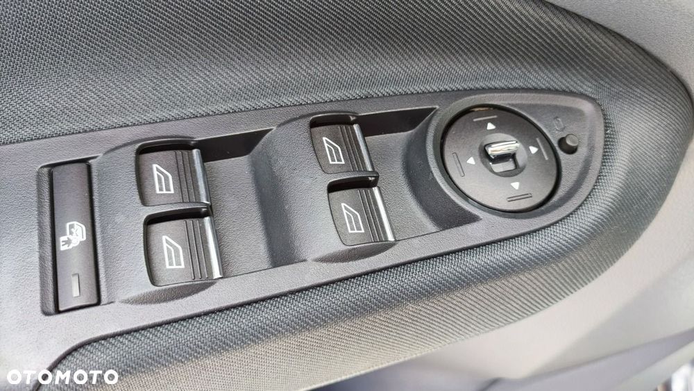 Ford Grand C-MAX - 32