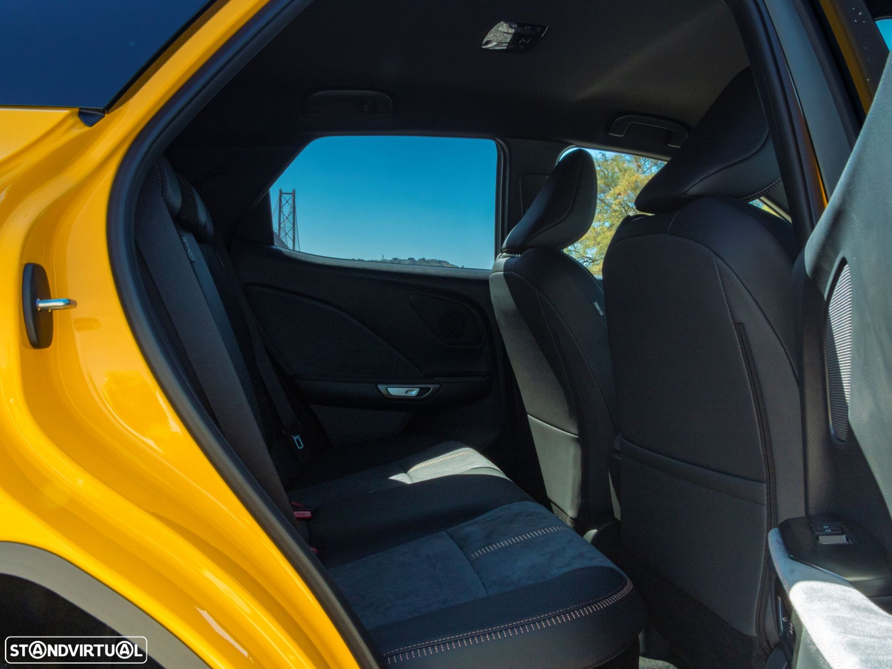 Lexus LBX - 8