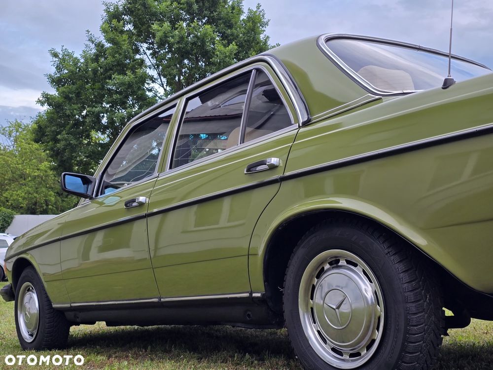 Mercedes-Benz W123 - 11