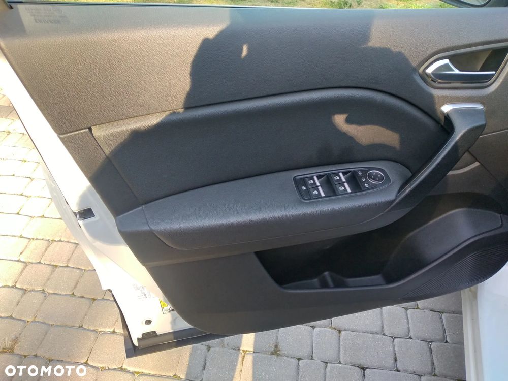 Renault Captur TCe 100 EXPERIENCE - 13