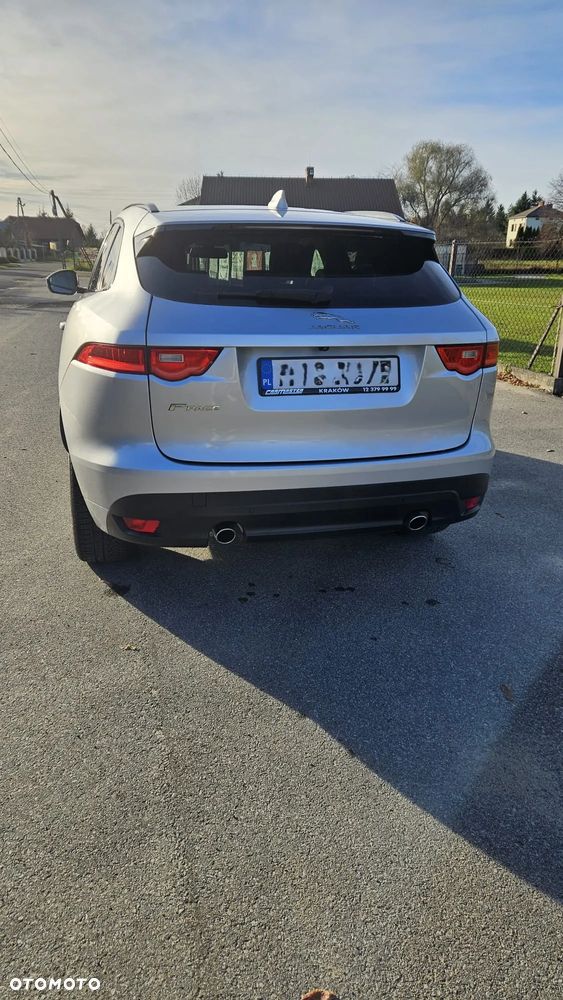 Jaguar F-Pace 2.0 i4D AWD R-Sport - 8