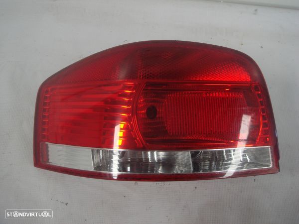 Farolim Stop Esq Audi A3 (8P1) - 1
