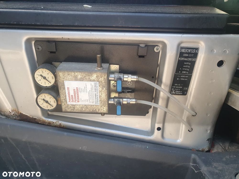 Mercedes-Benz Sprinter 411 - 11