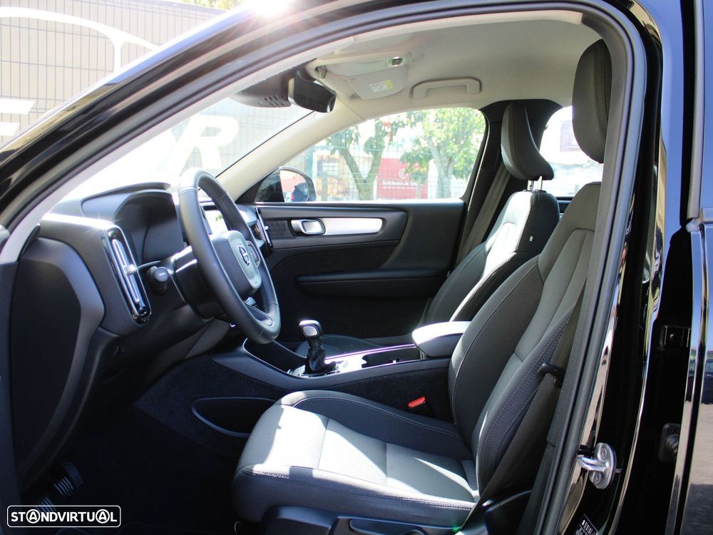 Volvo XC 40 1.5 T2 Momentum - 23