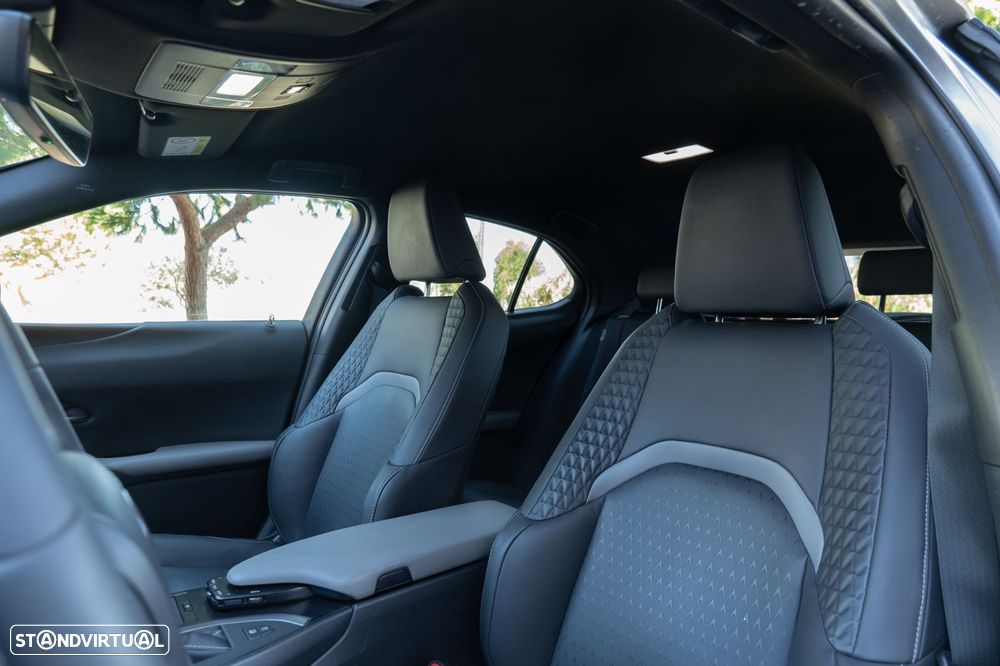 Lexus UX Special Edition (LCA) — fotografia 26