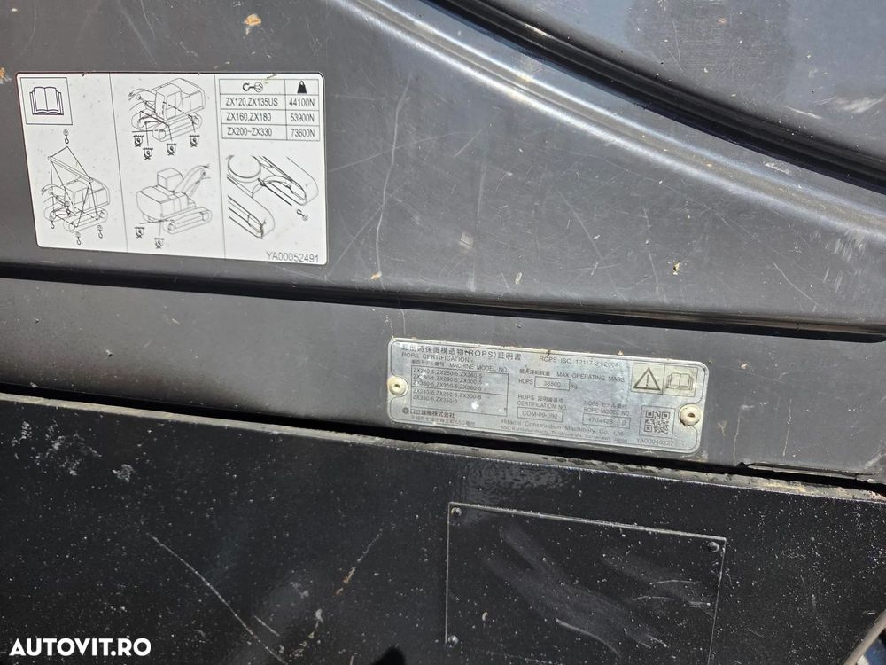 Hitachi ZX250LCN-6, 2020, 9.449h, 27,3t, cupa 1,55mc, Ingust latime 2,99m, camera spate, camere laterale, inst picon, consum mediu 9,8l/h, ridica 13t, motor Isuzu 173CP, 3 pompe hidr HITACHI, 3 camere, produs in JAPONIA, leasing 4 ani-PROMOTIE 68.900 EUR+tva - 24