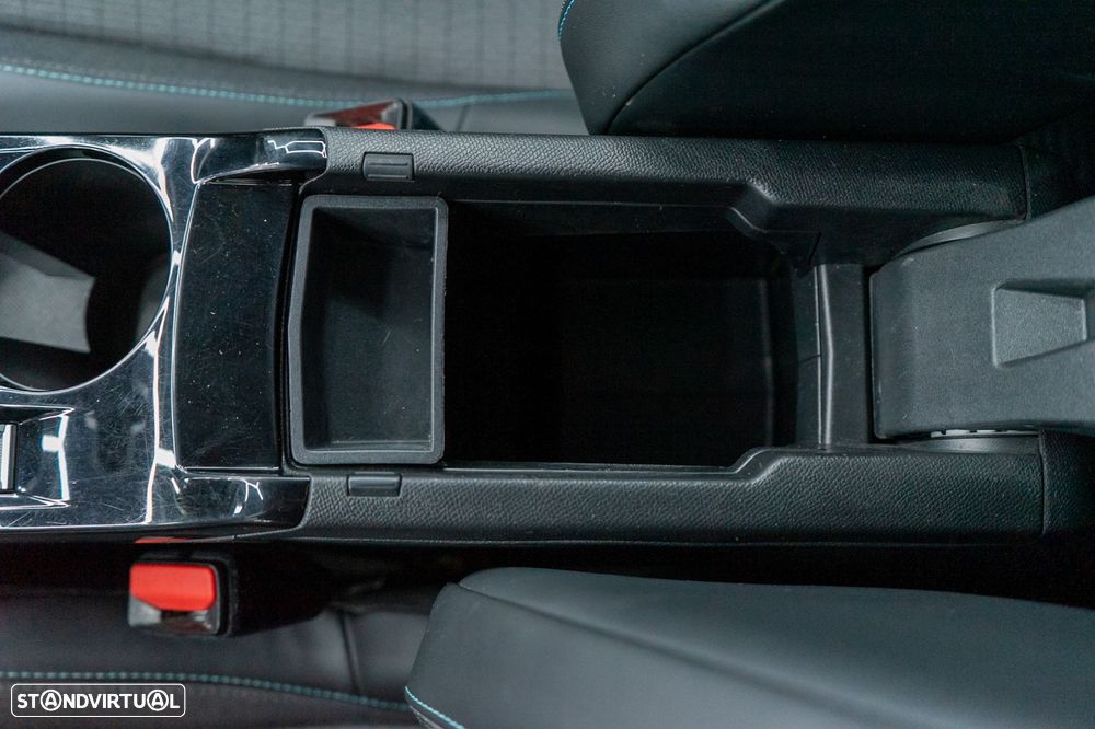 Peugeot 2008 BlueHDi 130 EAT8 Allure Pack - 26