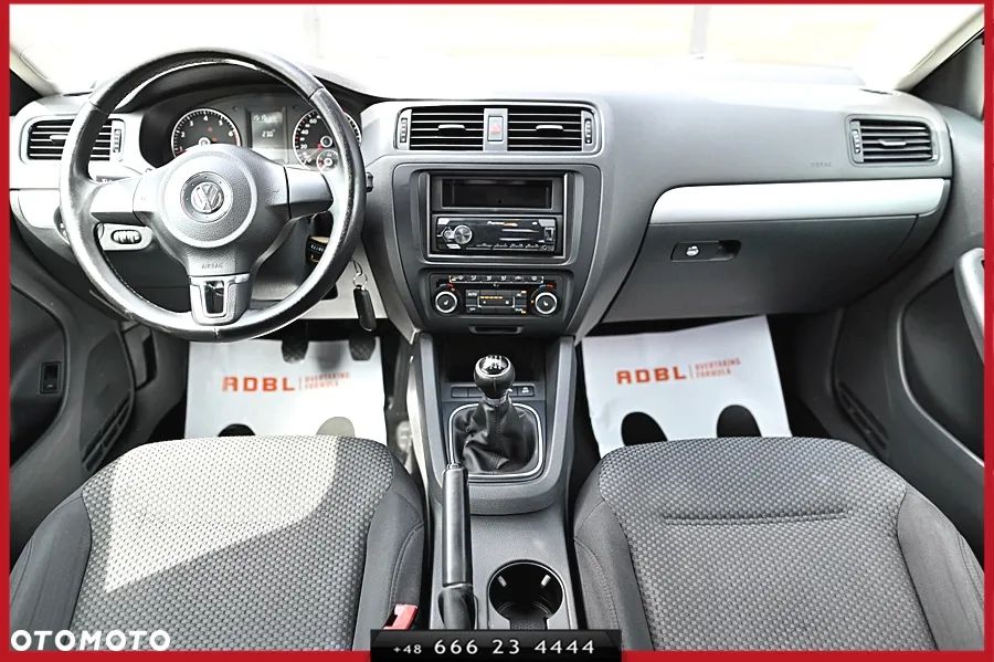 Volkswagen Jetta 1.2 TSI BlueMotion Technology Comfortline - 14