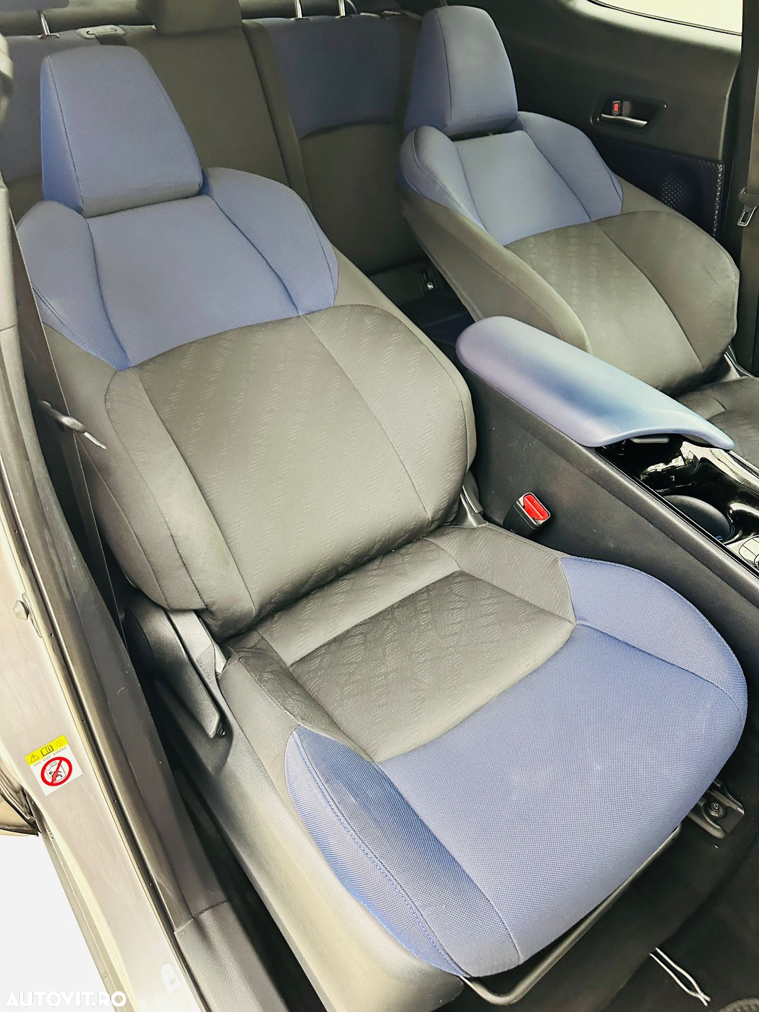 Toyota C-HR - 28