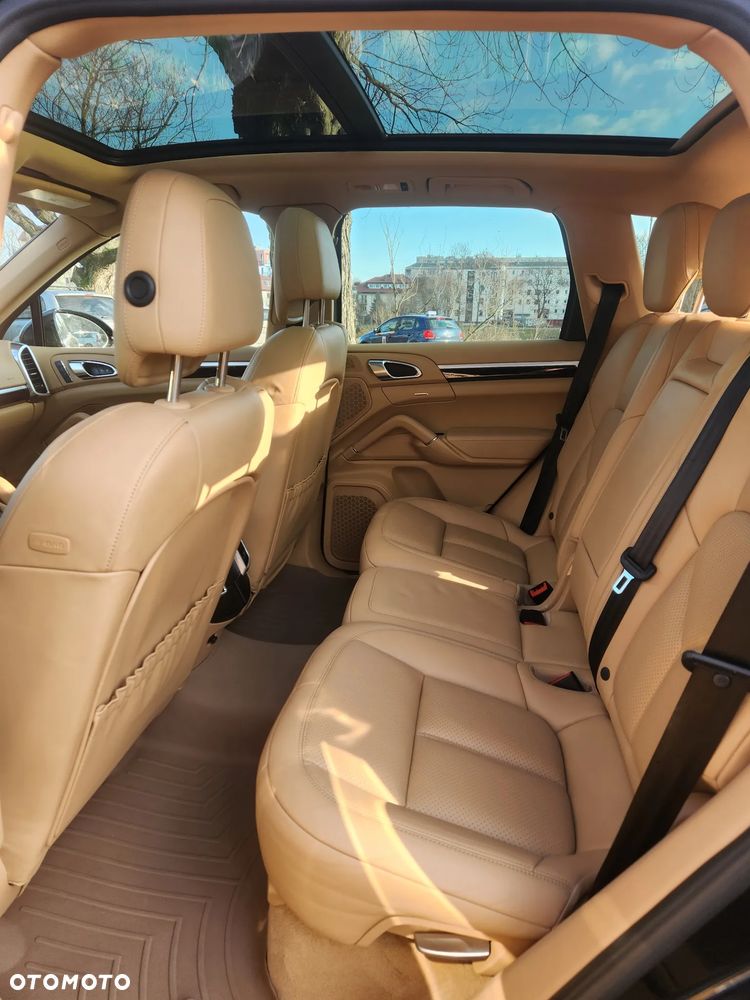 Porsche Cayenne S E-Hybrid - 8