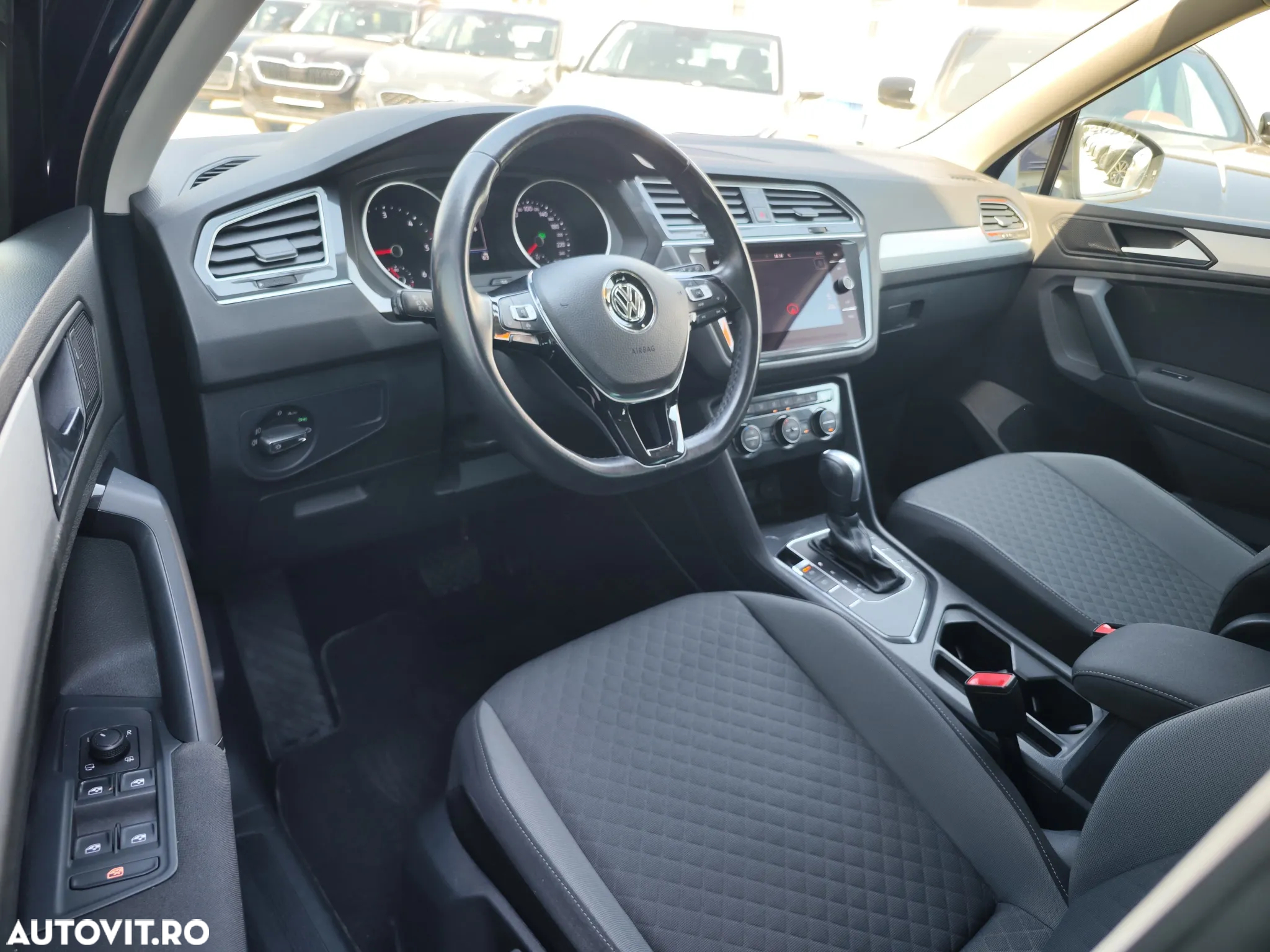 Volkswagen Tiguan 2.0 TDI DSG Base - 10