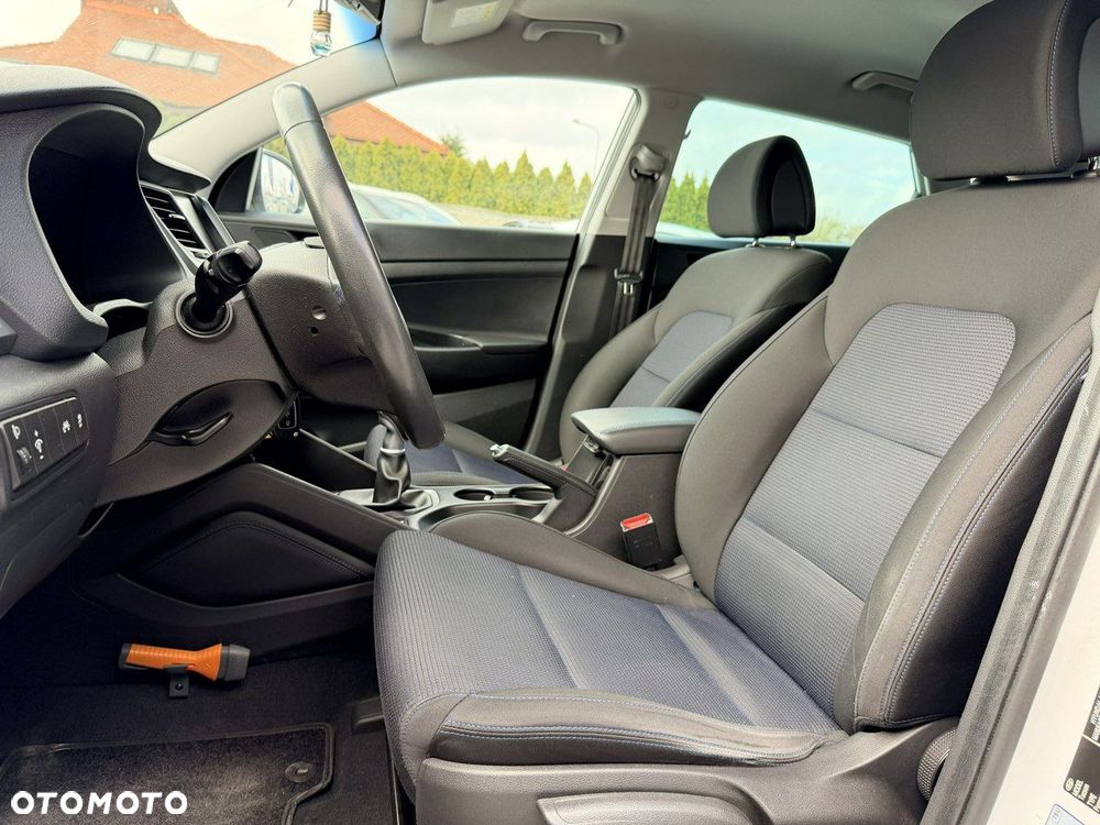 Hyundai Tucson blue 1.7 CRDi 2WD Style - 27