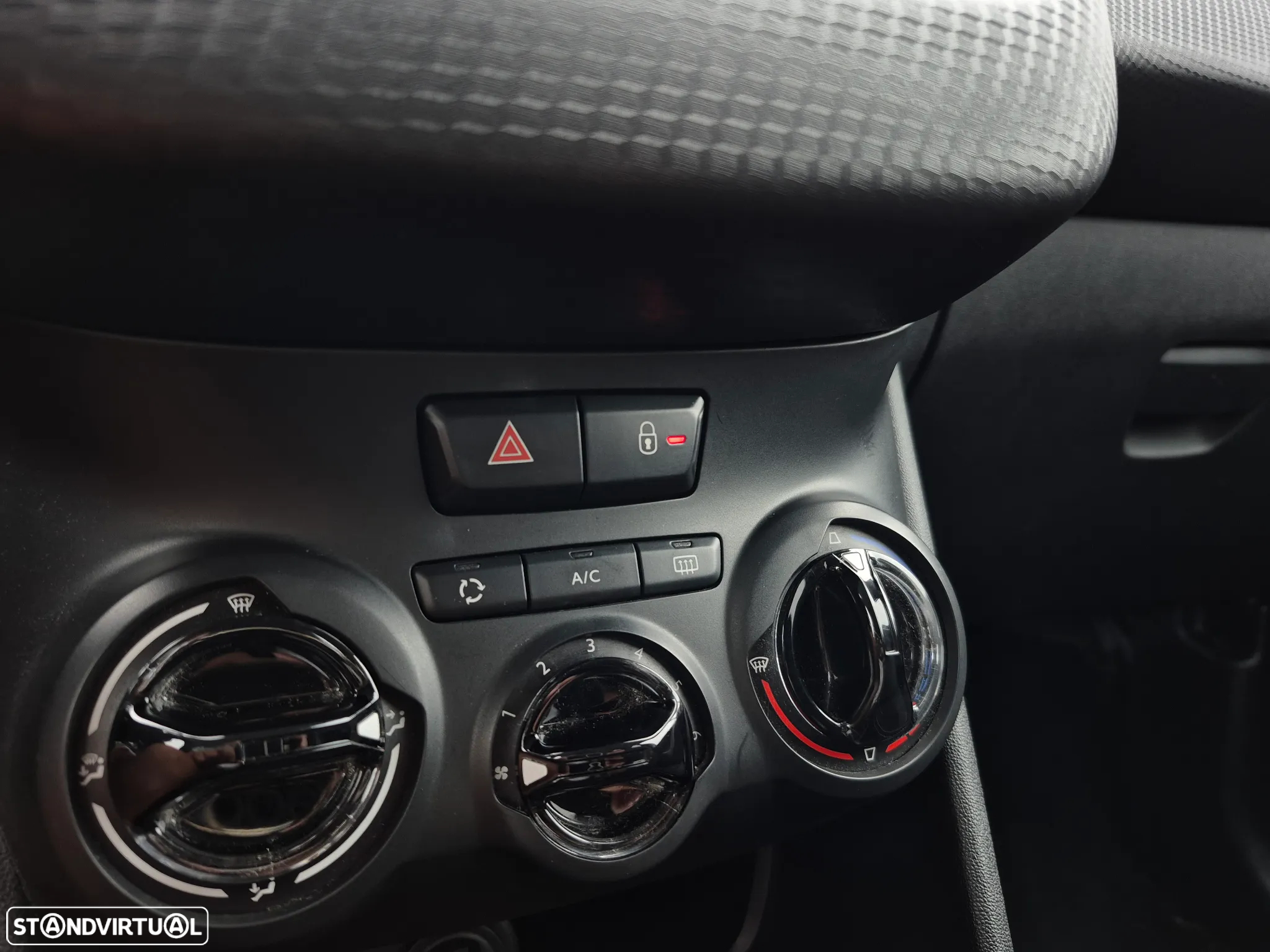 Peugeot 2008 1.2 PureTech Style - 17