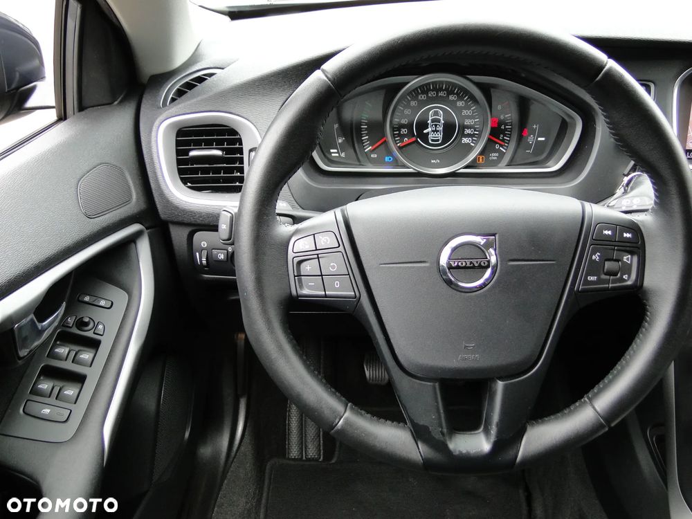 Volvo V40 T3 Ocean Race - 8