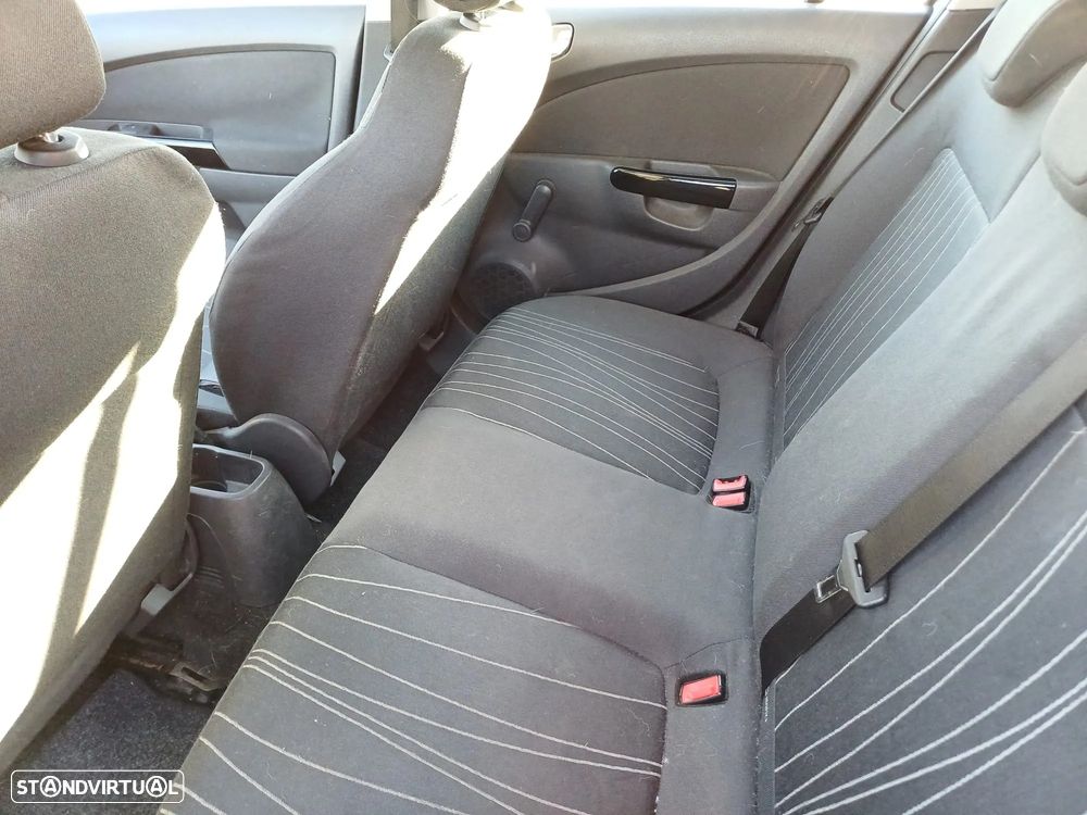 Opel Corsa 1.2 Cosmo - 4