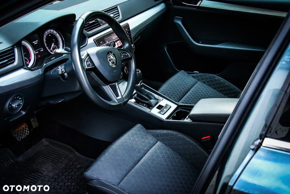 Skoda Superb 2.0 TSI Ambition DSG - 7