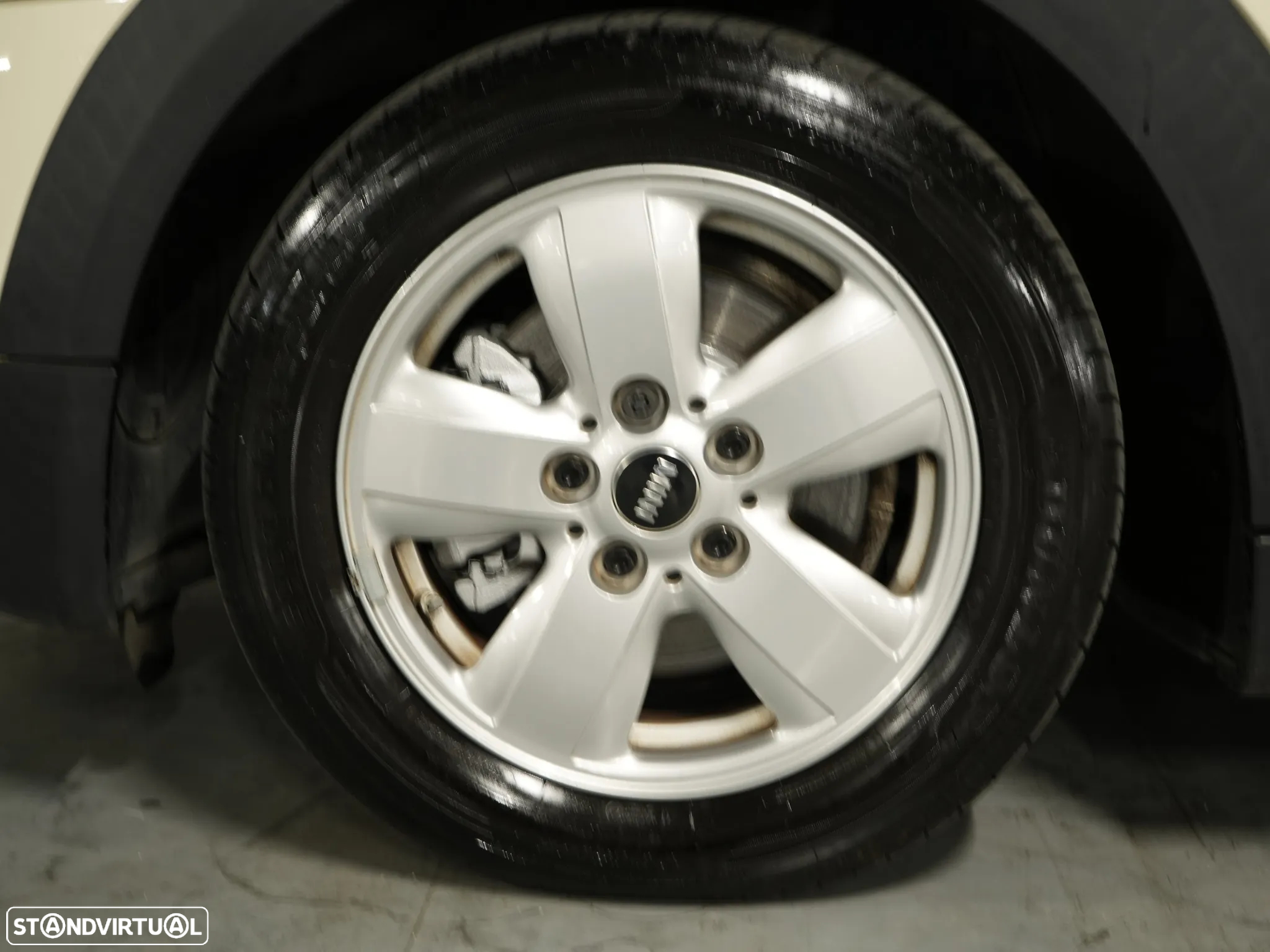 MINI 5 Portas Cooper D Auto - 7